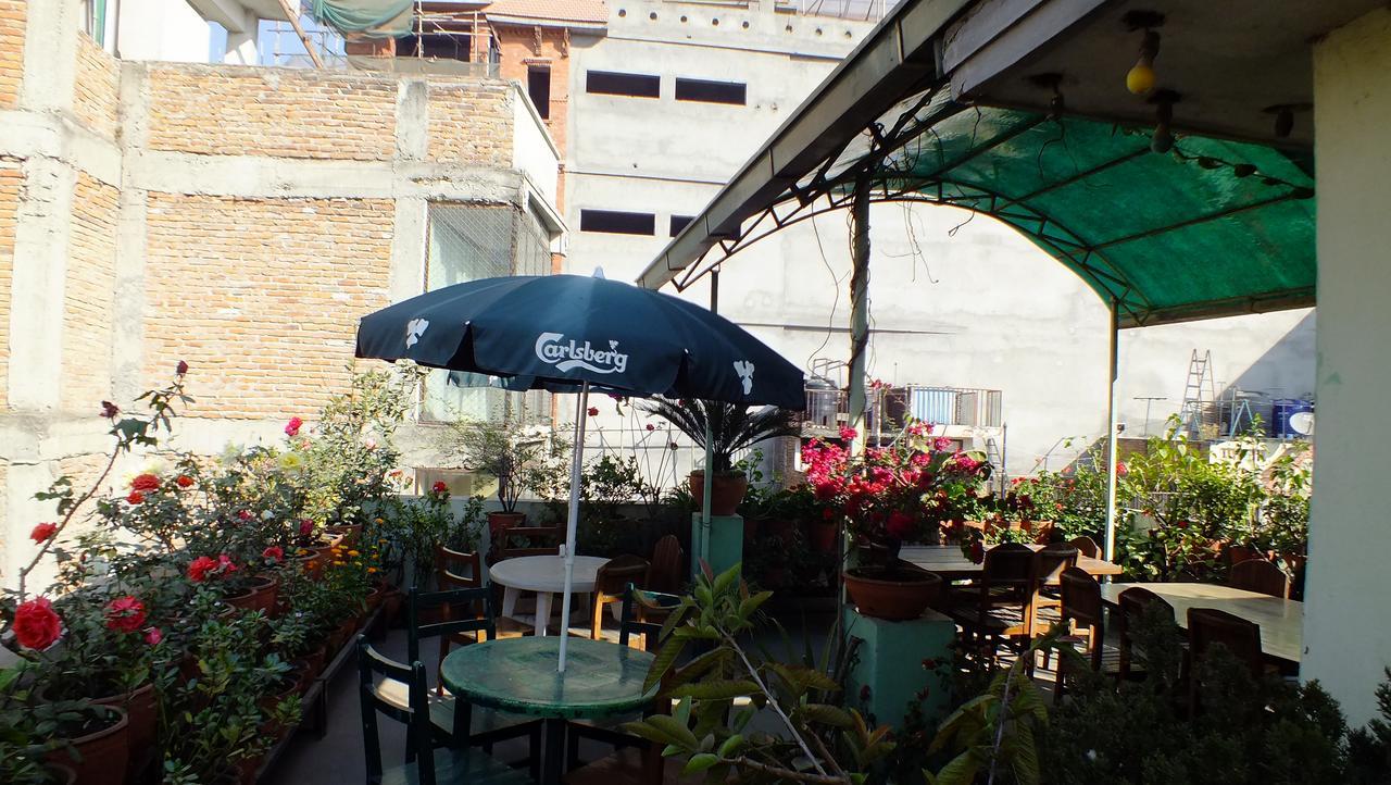 Hotel Dolphin Kathmandu Bagian luar foto