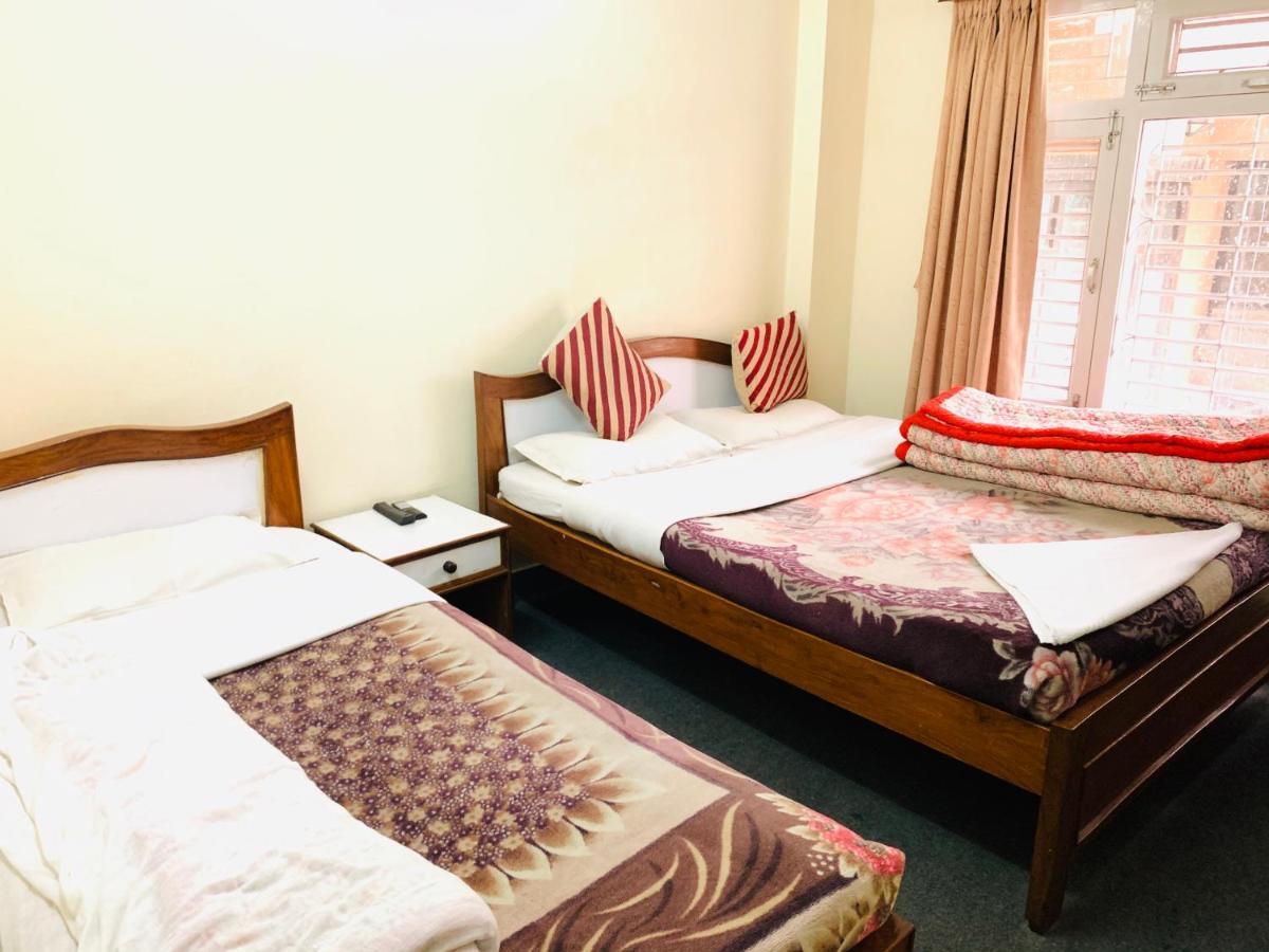 Hotel Dolphin Kathmandu Bagian luar foto