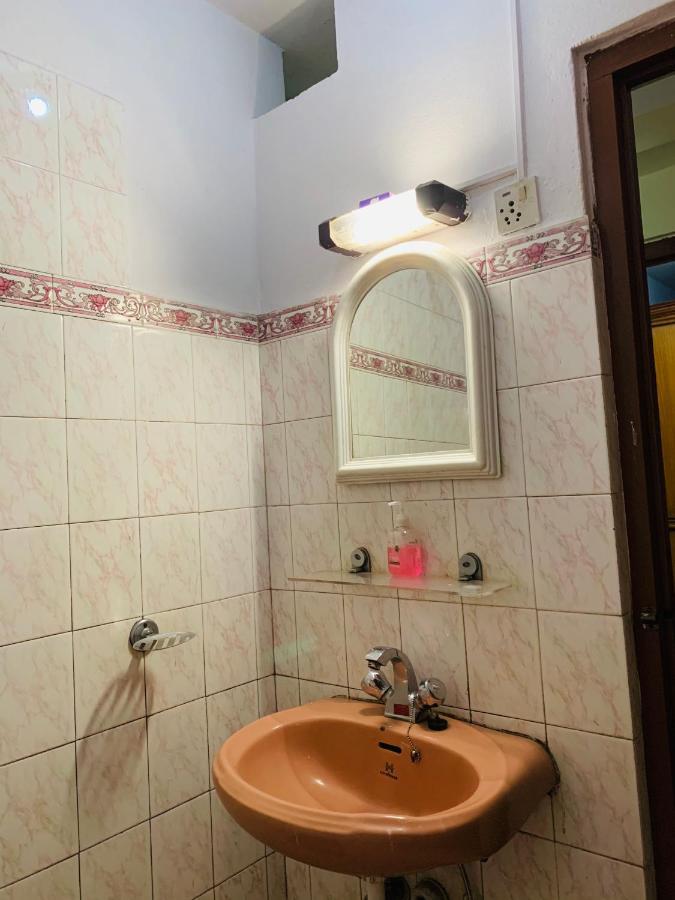 Hotel Dolphin Kathmandu Bagian luar foto